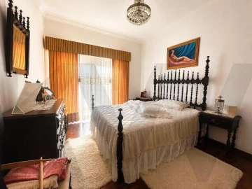 Moradia T3 para Venda em Igreja Nova e Cheleiros