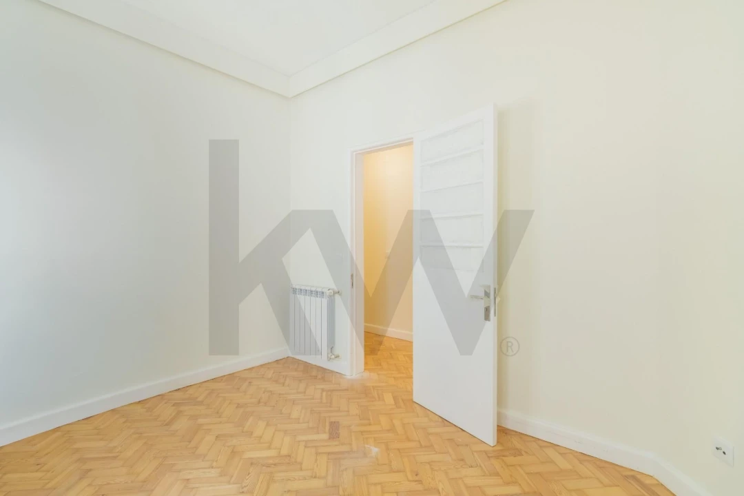 Apartamento T4 para Arrendamento em Avenidas Novas Foto 6