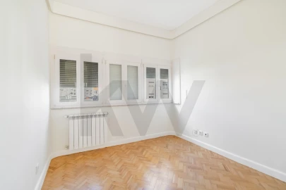 Apartamento T4 para Arrendamento em Avenidas Novas