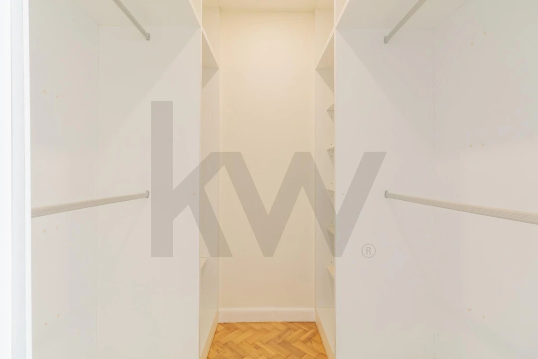 Apartamento T4 para Arrendamento em Avenidas Novas Foto 11