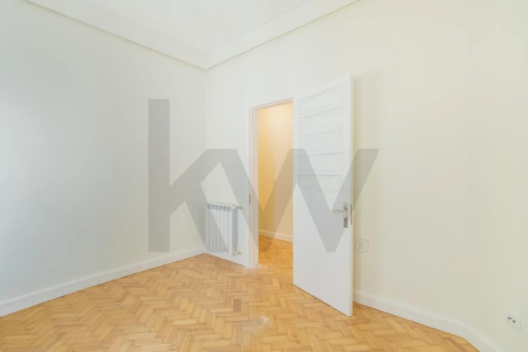 Apartamento T4 para Arrendamento em Avenidas Novas Foto 6