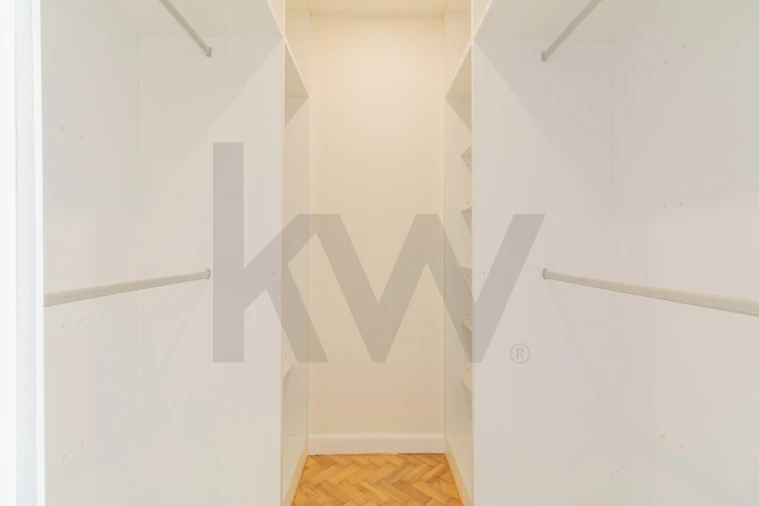 Apartamento T4 para Arrendamento em Avenidas Novas Foto 11