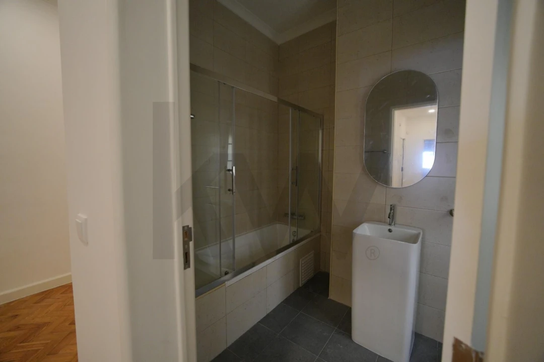Apartamento T4 para Arrendamento em Arroios Foto 6