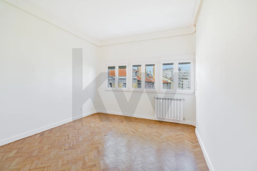 Apartamento T4 para Arrendamento em Avenidas Novas Foto 13