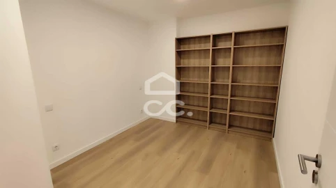Apartamento T3 para Venda em Delães