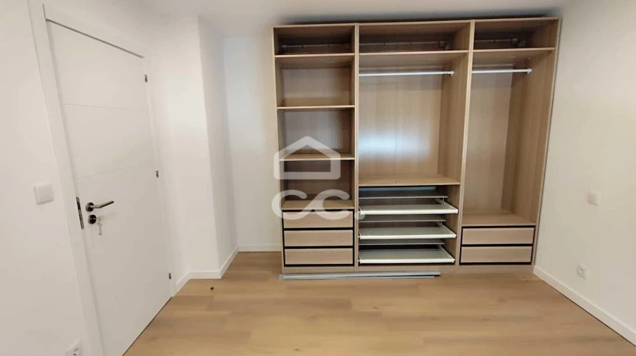 Apartamento T3 para Venda em Delães Foto 11