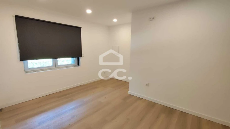 Apartamento T3 para Venda em Delães Foto 12