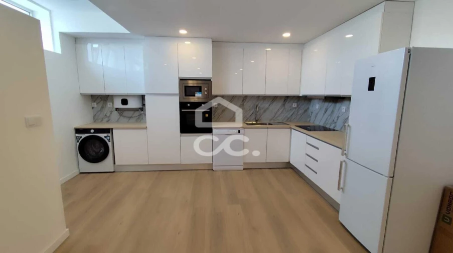 Apartamento T3 para Venda em Delães Foto 4