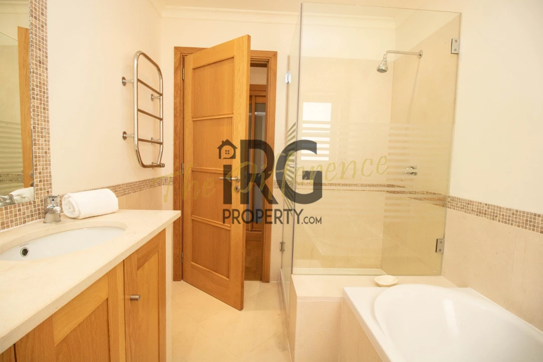 Apartamento T2 para Venda em Quarteira Foto 16
