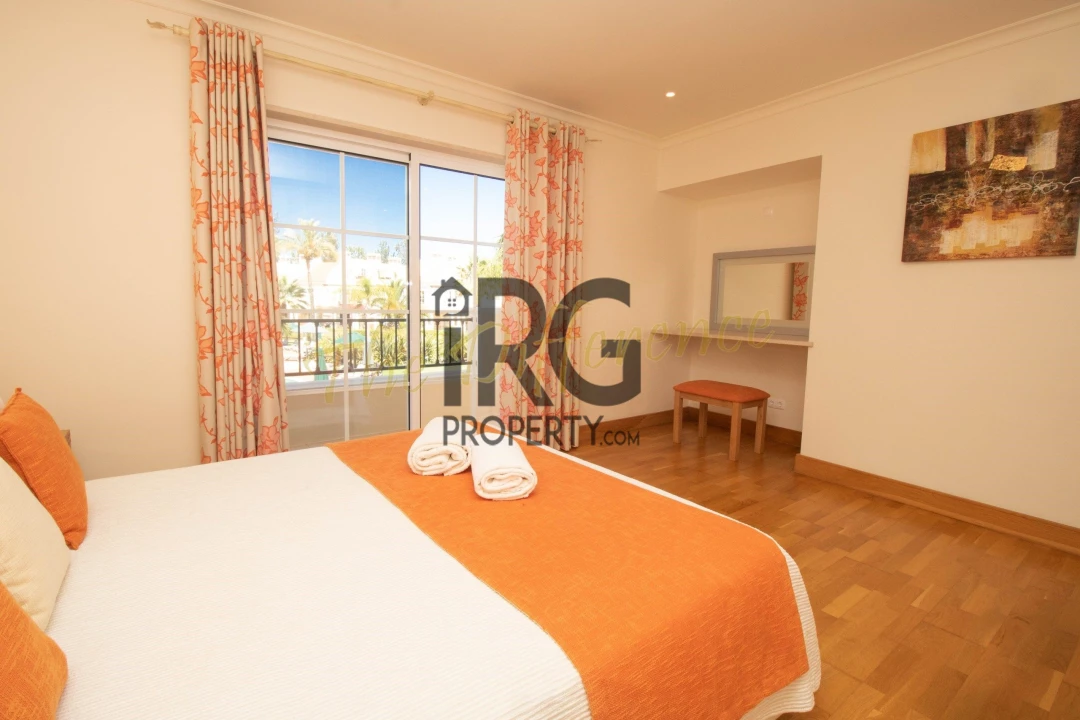 Apartamento T2 para Venda em Quarteira Foto 14