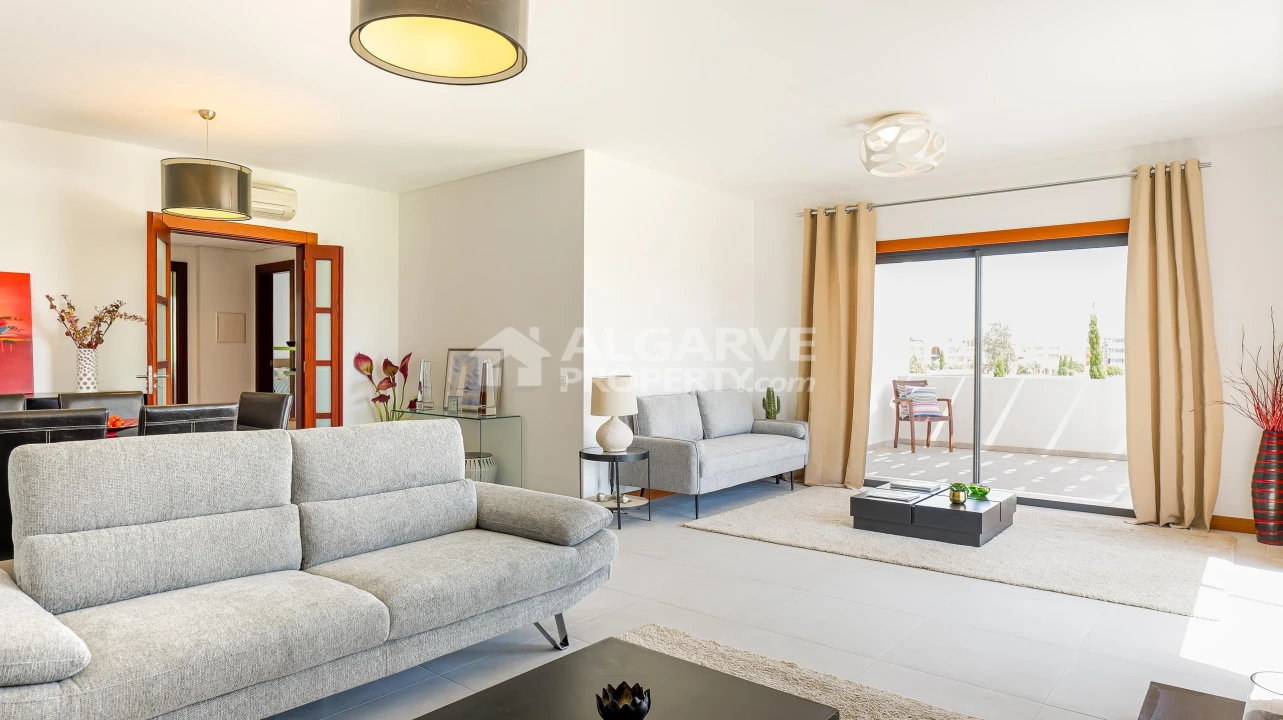 Apartamento T2 para Venda em Quarteira Foto 10