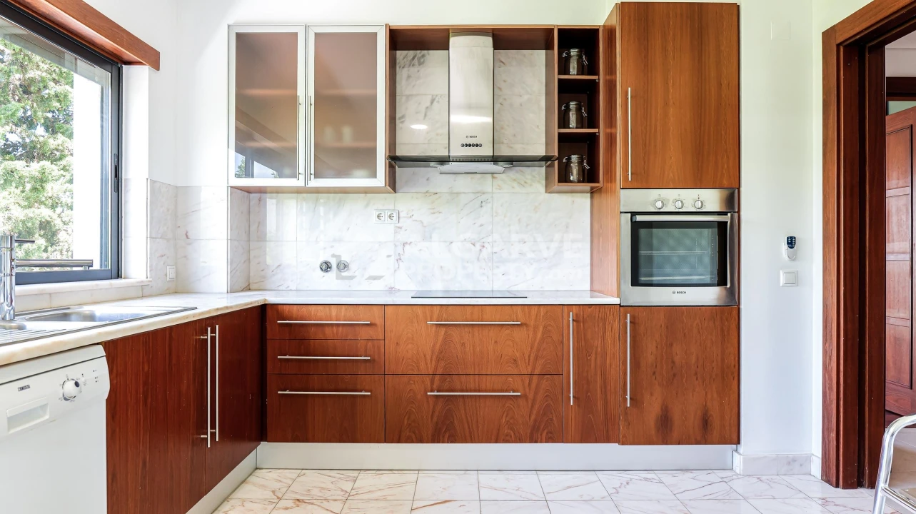 Apartamento T2 para Venda em Quarteira Foto 3