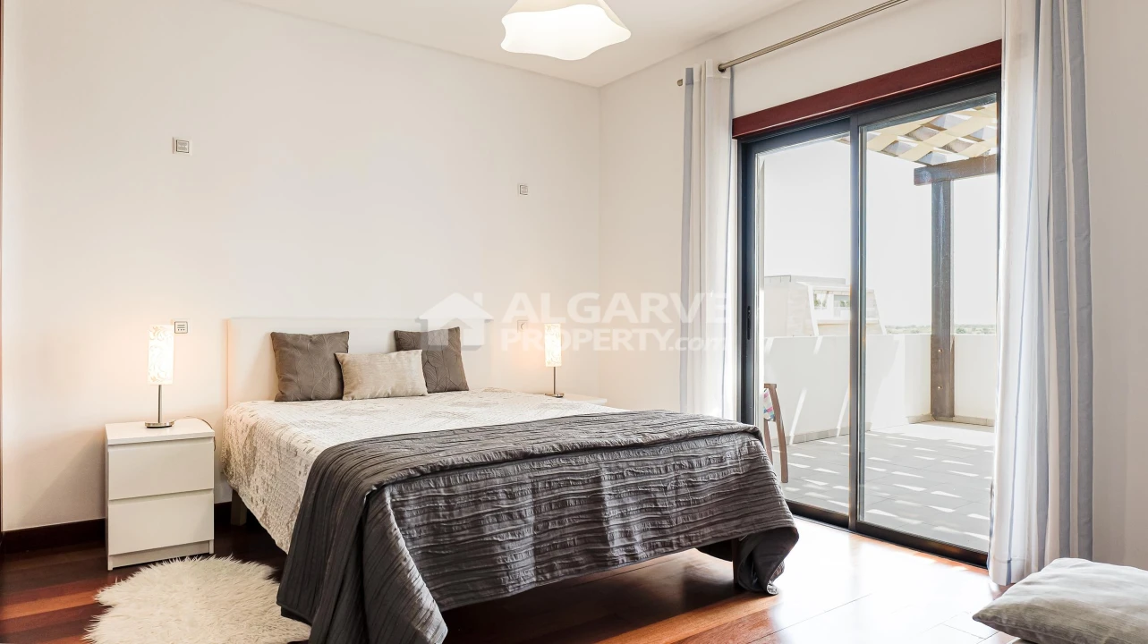 Apartamento T2 para Venda em Quarteira Foto 4
