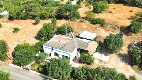 Moradia T3 para Venda em Santa Barbara de Nexe