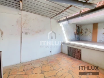 Apartamento T3 para Venda em Caia, São Pedro e Alcáçova