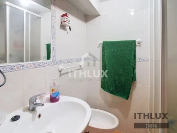 Apartamento T3 para Venda em Caia, São Pedro e Alcáçova