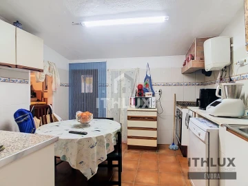Apartamento T3 para Venda em Caia, São Pedro e Alcáçova