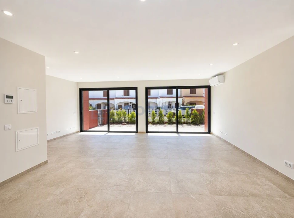 Apartamento T2 para Venda em Quarteira Foto 6