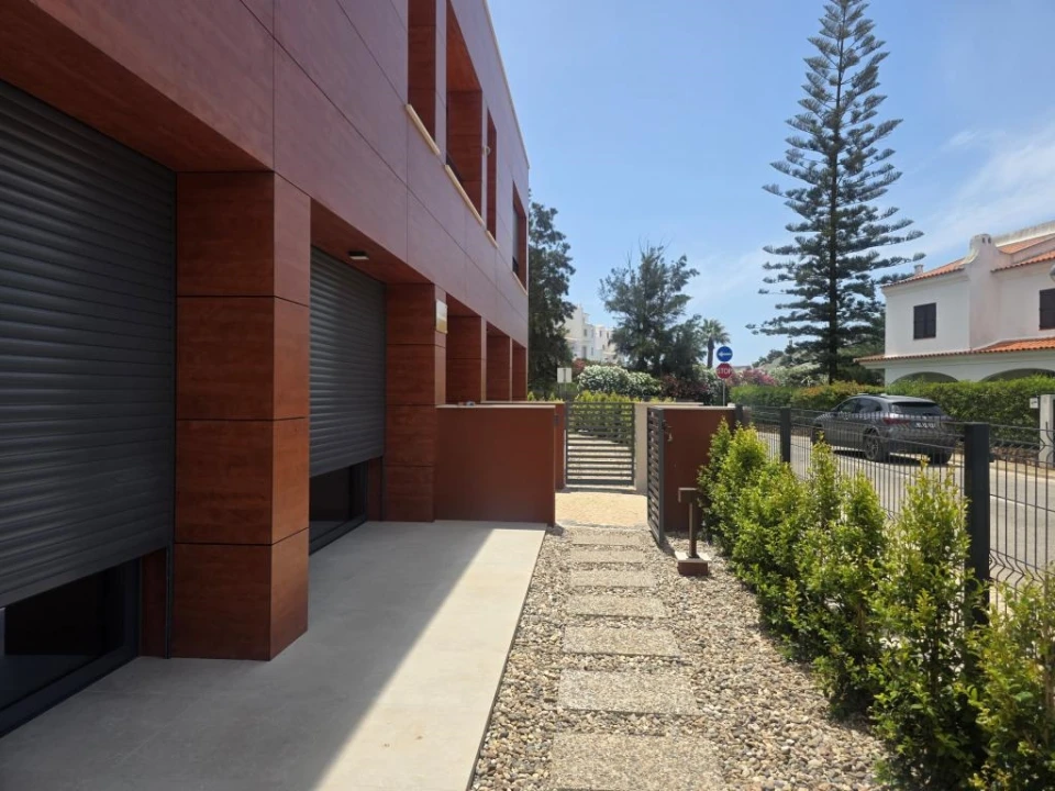 Apartamento T2 para Venda em Quarteira Foto 3
