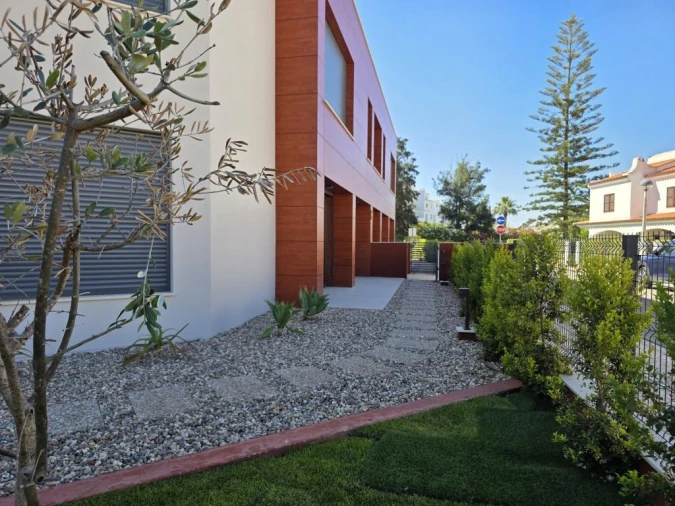 Apartamento T2 para Venda em Quarteira Foto 31