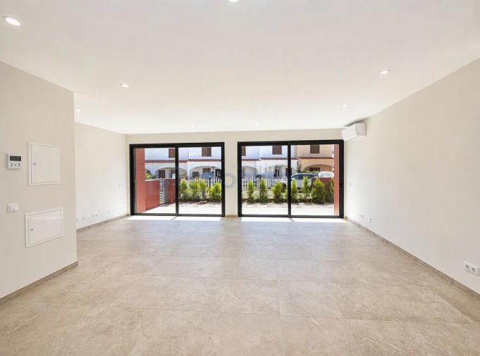 Apartamento T2 para Venda em Quarteira Foto 6