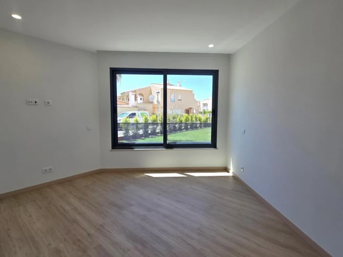 Apartamento T2 para Venda em Quarteira Foto 12