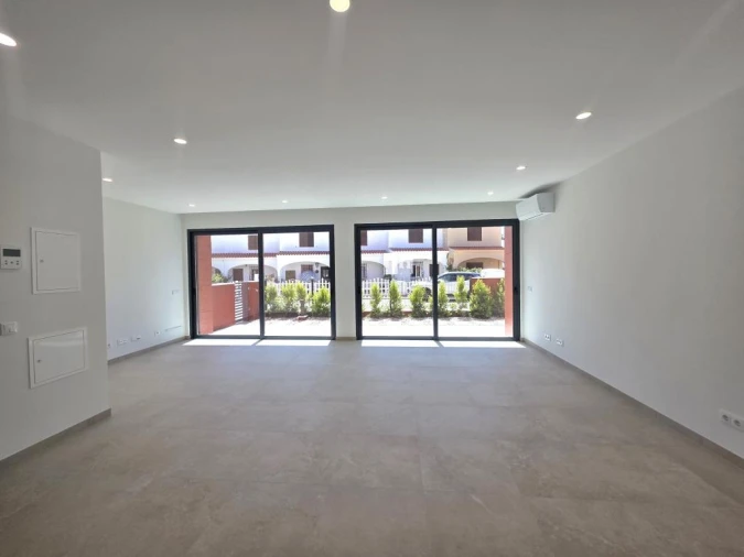 Apartamento T2 para Venda em Quarteira Foto 6