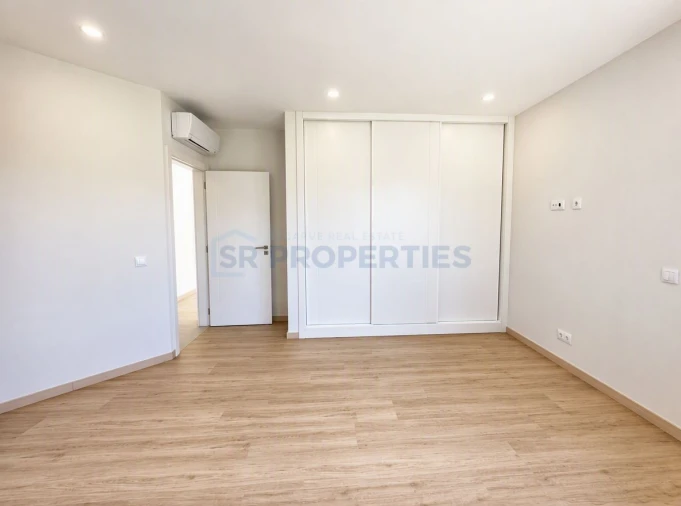 Apartamento T2 para Venda em Quarteira Foto 13