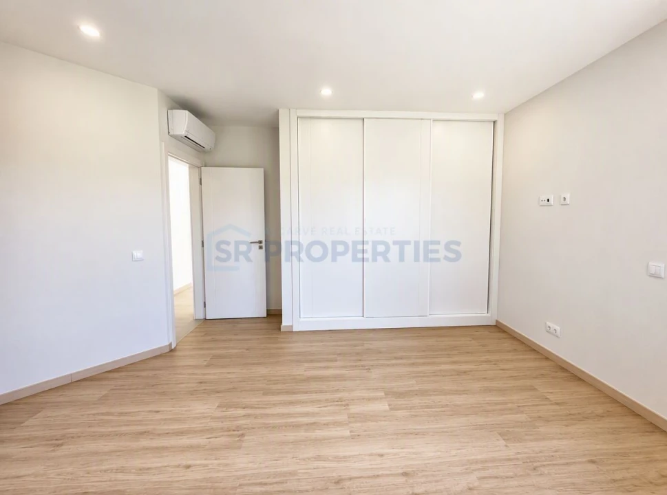 Apartamento T2 para Venda em Quarteira Foto 13