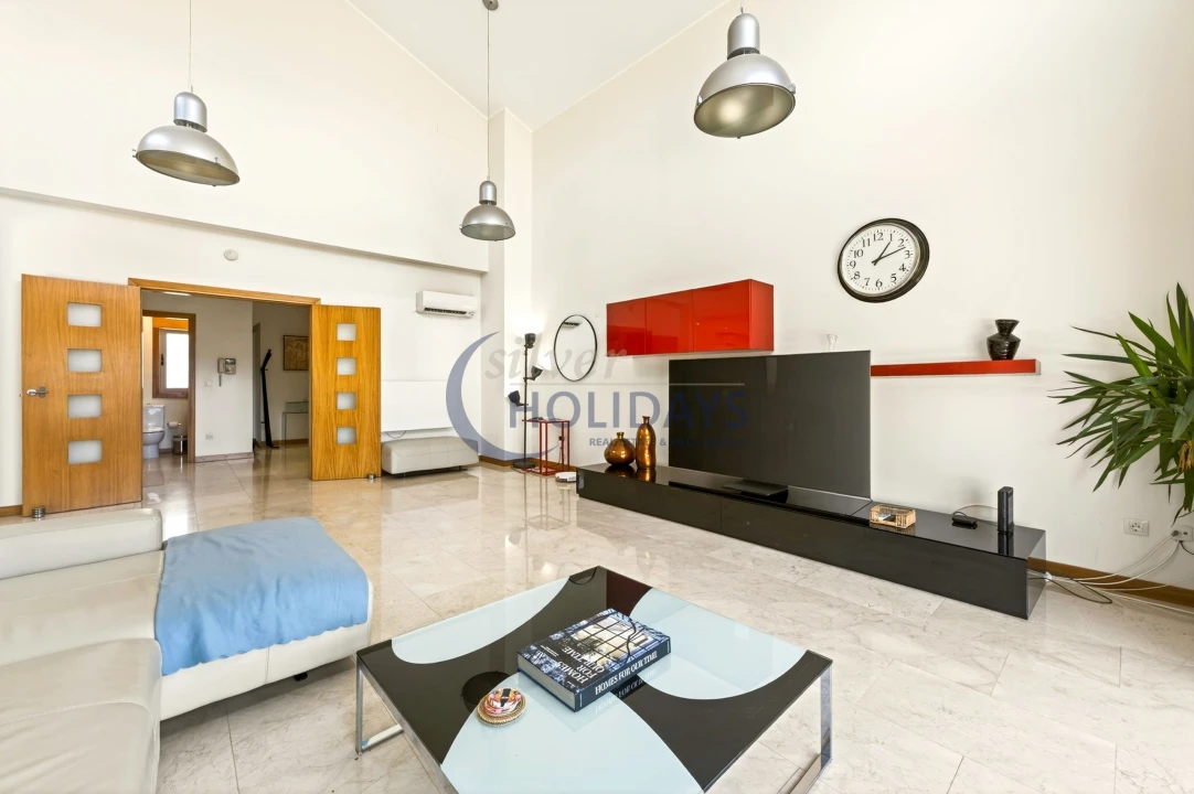 Apartamento T3 para Venda em Quarteira Foto 7