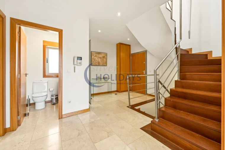 Apartamento T3 para Venda em Quarteira Foto 11
