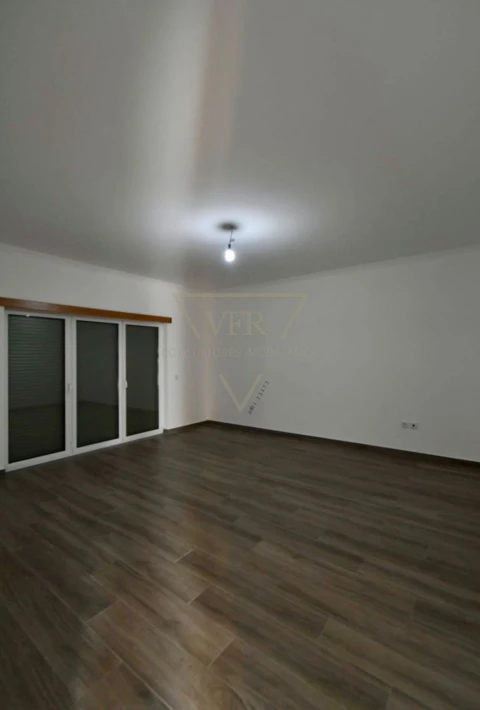 Moradia T4 para Venda em Serpins