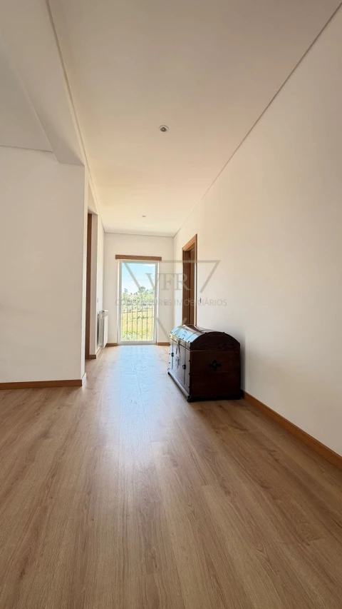 Moradia T4 para Venda em Serpins