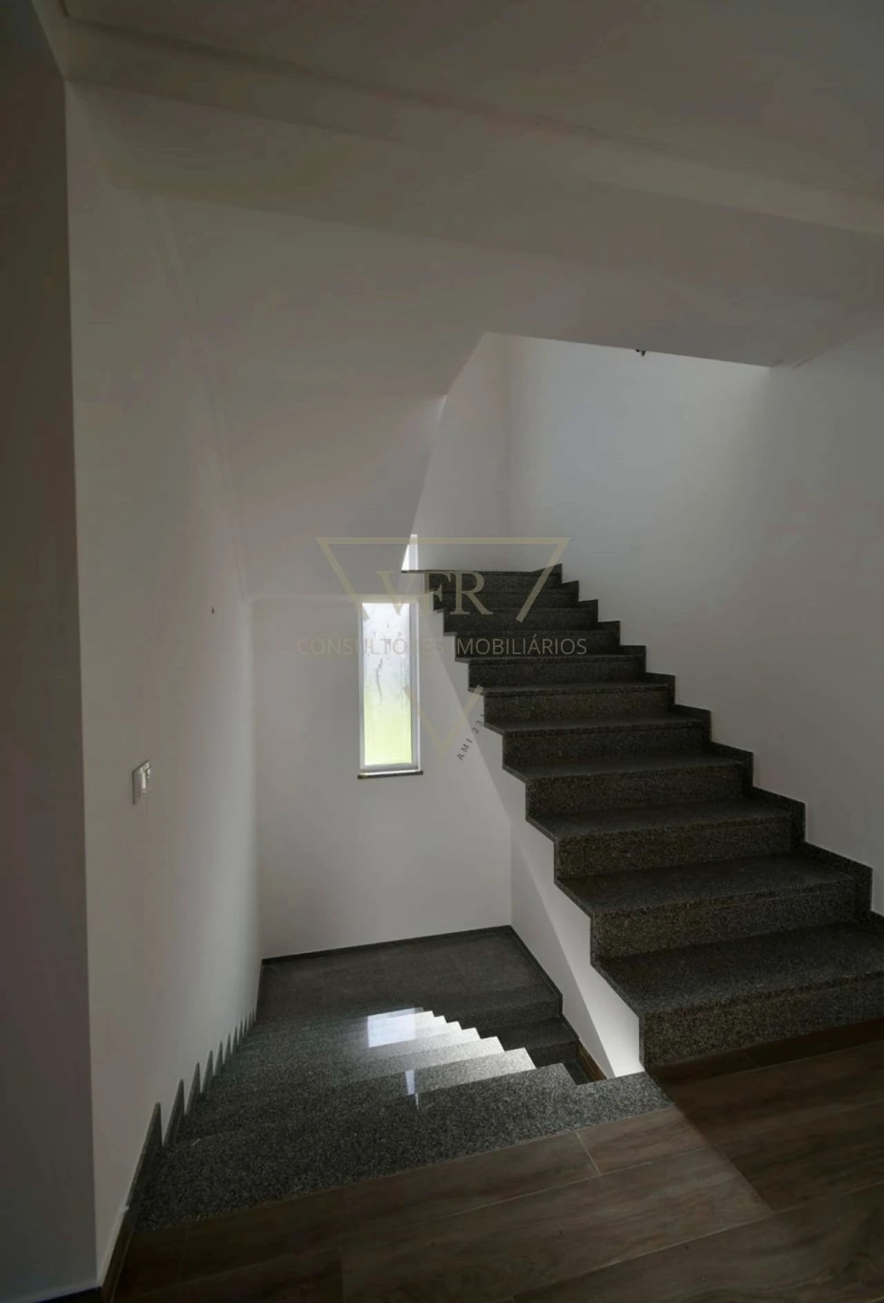 Moradia T4 para Venda em Serpins Foto 32