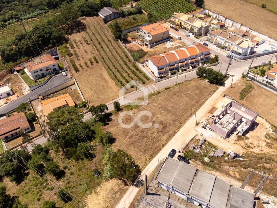 Terreno para Venda em Painho e Figueiros Foto 1