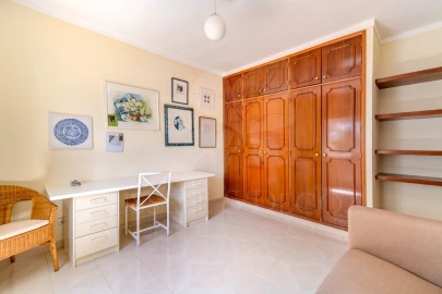 Moradia T4 para Venda em Loule (São Clemente)