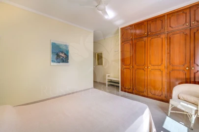 Moradia T4 para Venda em Loule (São Clemente)