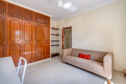 Moradia T4 para Venda em Loule (São Clemente)