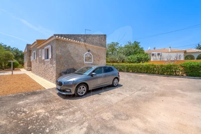 Moradia T4 para Venda em Loule (São Clemente)