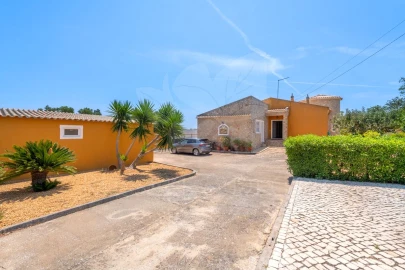 Moradia T4 para Venda em Loule (São Clemente)