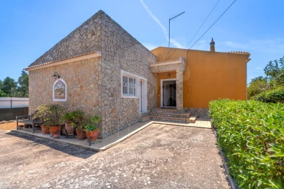 Moradia T4 para Venda em Loule (São Clemente)
