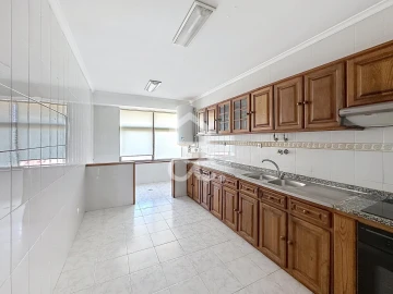 Apartamento T2 para Venda em Santa Maria Maior