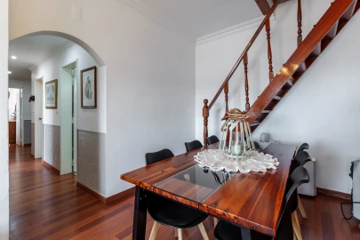Apartamento T3 para Venda em Agualva e Mira-Sintra
