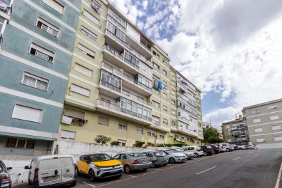 Apartamento T3 para Venda em Agualva e Mira-Sintra