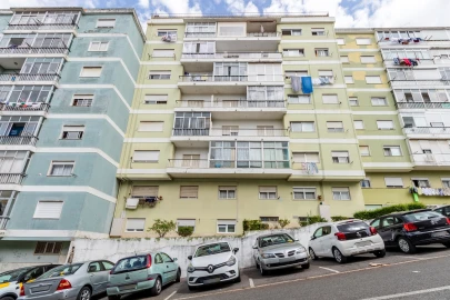 Apartamento T3 para Venda em Agualva e Mira-Sintra