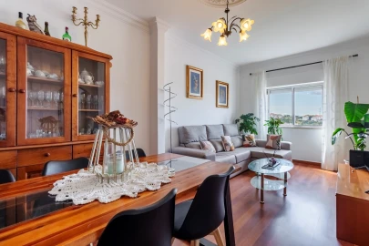 Apartamento T3 para Venda em Agualva e Mira-Sintra
