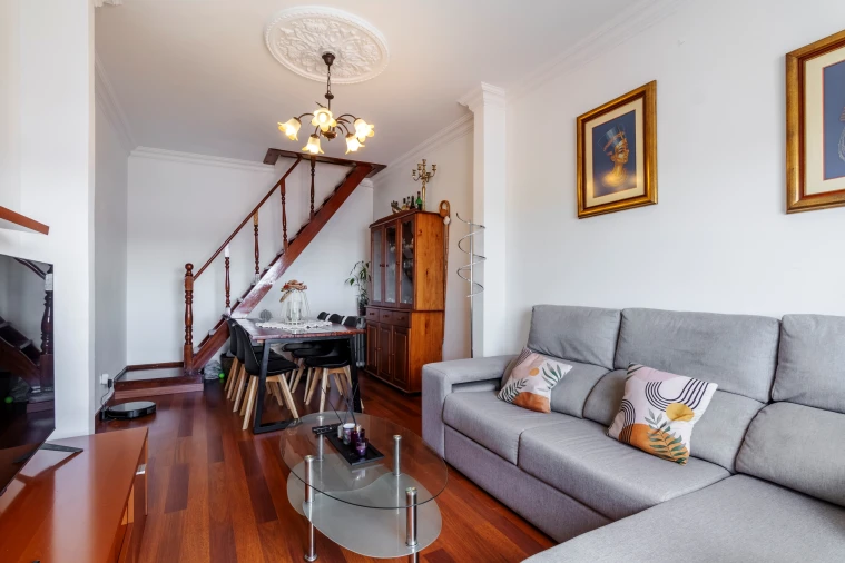 Apartamento T3 para Venda em Agualva e Mira-Sintra Foto 5