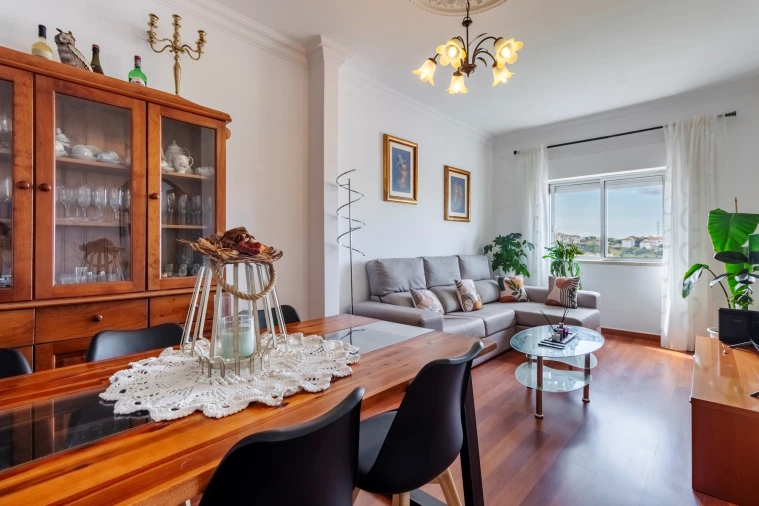 Apartamento T3 para Venda em Agualva e Mira-Sintra Foto 2