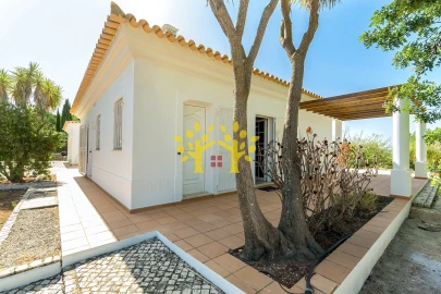 Moradia T2 para Venda em Santa Catarina da Fonte do Bispo