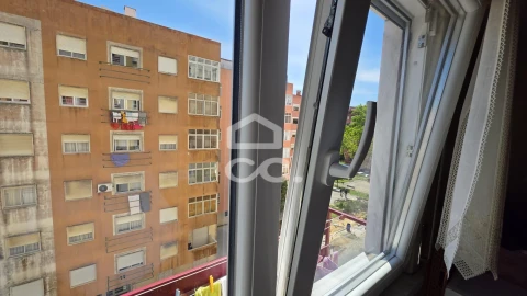 Apartamento T3 para Venda em Agualva e Mira-Sintra